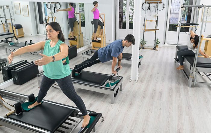 Postura adaptable y movimiento consciente con Pilates en Madrid