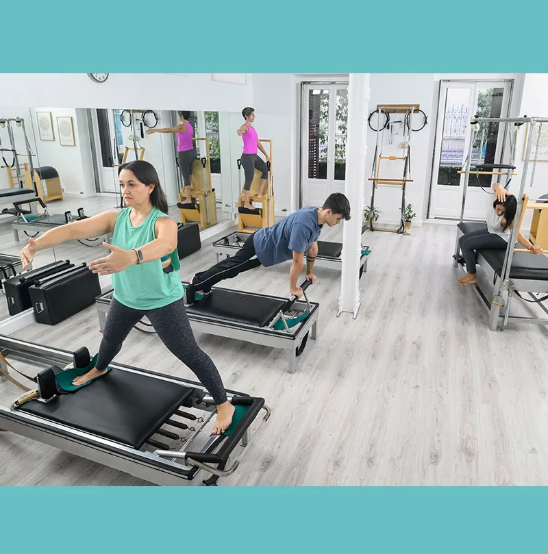 Postura adaptable y movimiento consciente con Pilates en Madrid